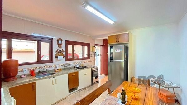 Casa para Venda - 235.64m², 3 dormitórios, sendo 1 suites, 3 vagas - Guarujá