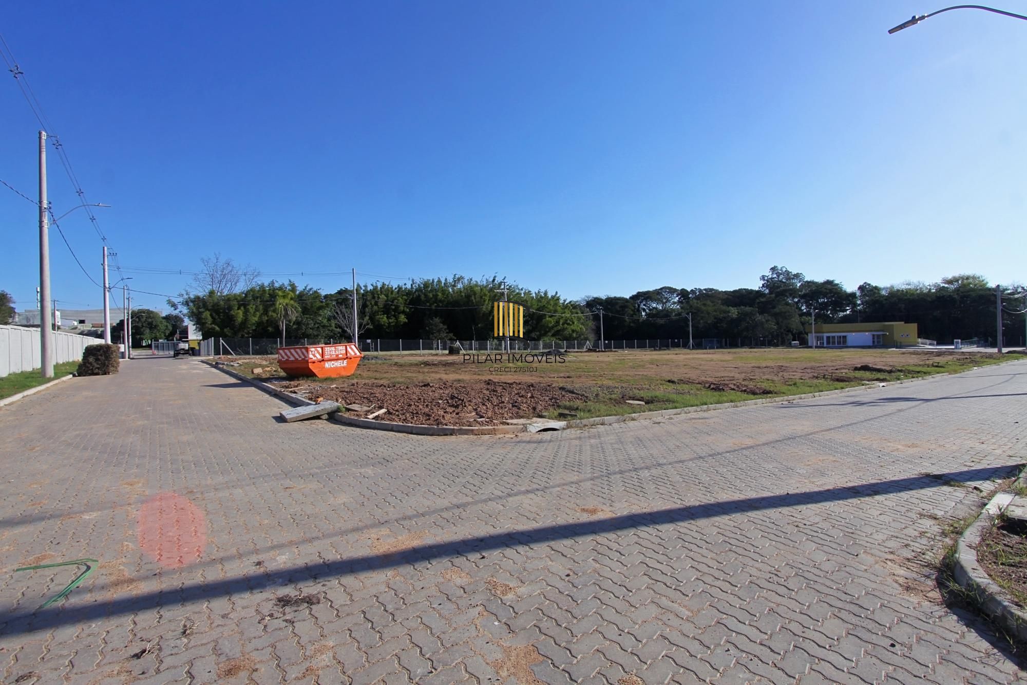 Casa Condominio em Porto Alegre, no bairro Campo Novo, com 3 dormitório(s), e 3 banheiros, à venda.