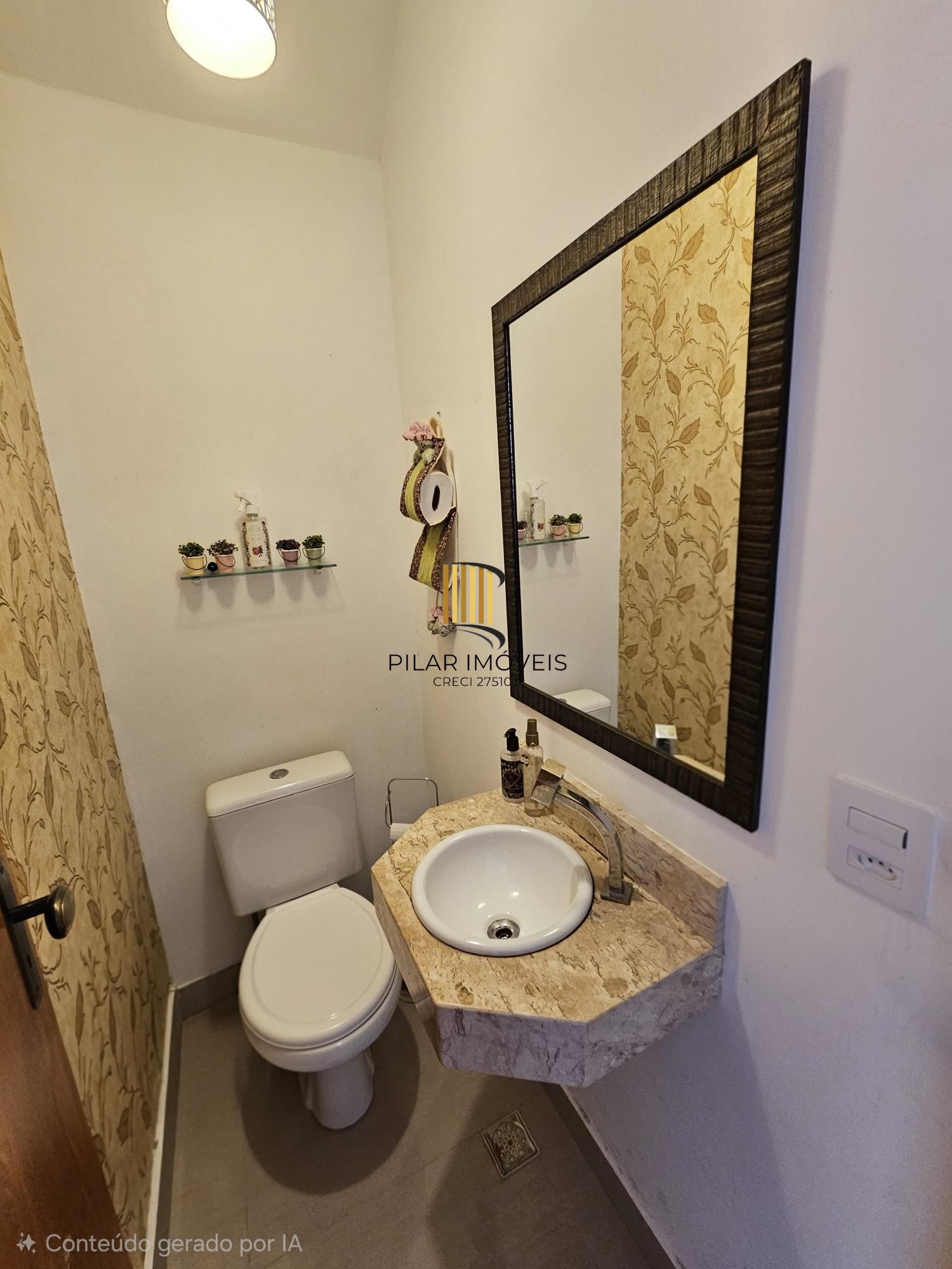 Sobrado em condomínio fechado