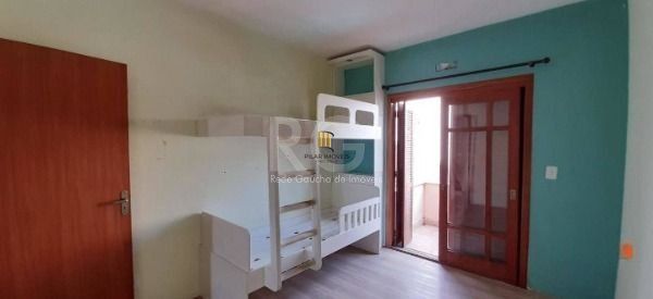 Casa para Venda - 239m², 5 dormitórios, sendo 1 suites, 4 vagas - Hípica