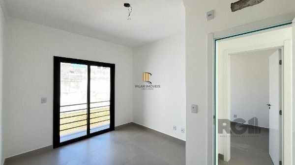 Casa Condominio em Porto Alegre, no bairro Campo Novo, com 3 dormitório(s), e 3 banheiros, à venda.