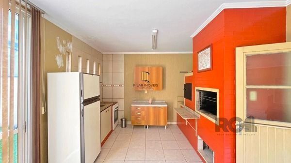 Casa em Porto Alegre, no bairro Nonoai, com 4 dormitório(s), à venda.
