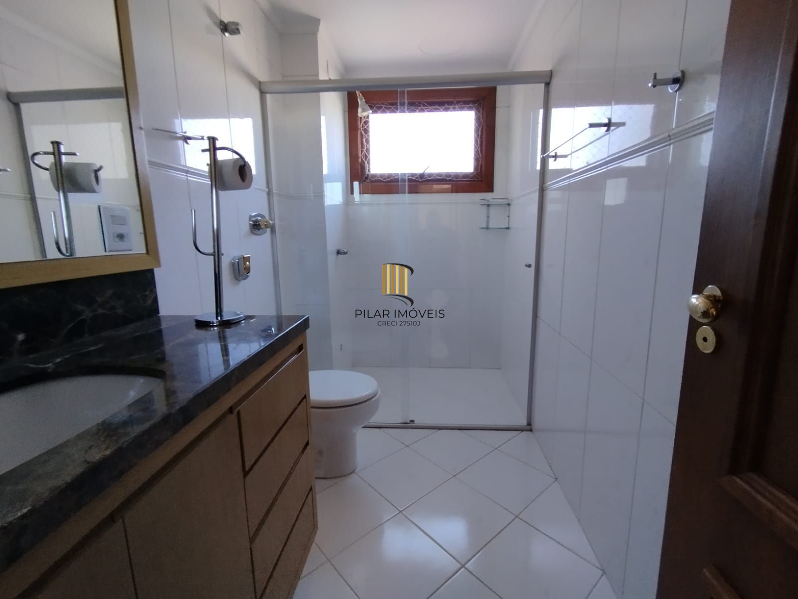 Apartamento com 3 dormitórios á venda no Bairro Tristeza.