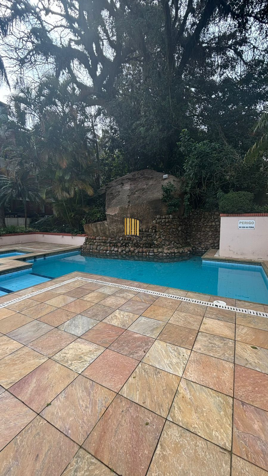 Linda cobertura, 3 quartos, 1 suíte, infra completa no bairro Ipanema, com ofurô.