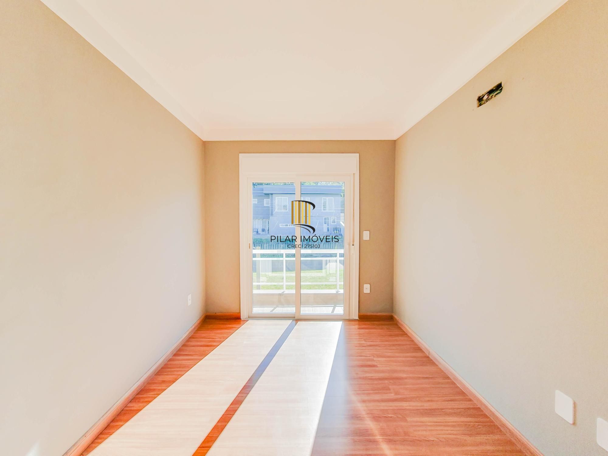 Casa 3 dormitórios no bairro Hípica