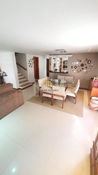 Casa Condominio para Venda - 221m², 3 dormitórios, sendo 1 suites, 3 vagas - Hípica