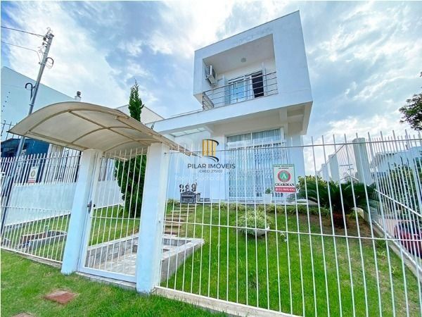 Casa em Porto Alegre, no bairro Aberta dos Morros, com 3 dormitório(s), e 3 banheiros, à venda.
