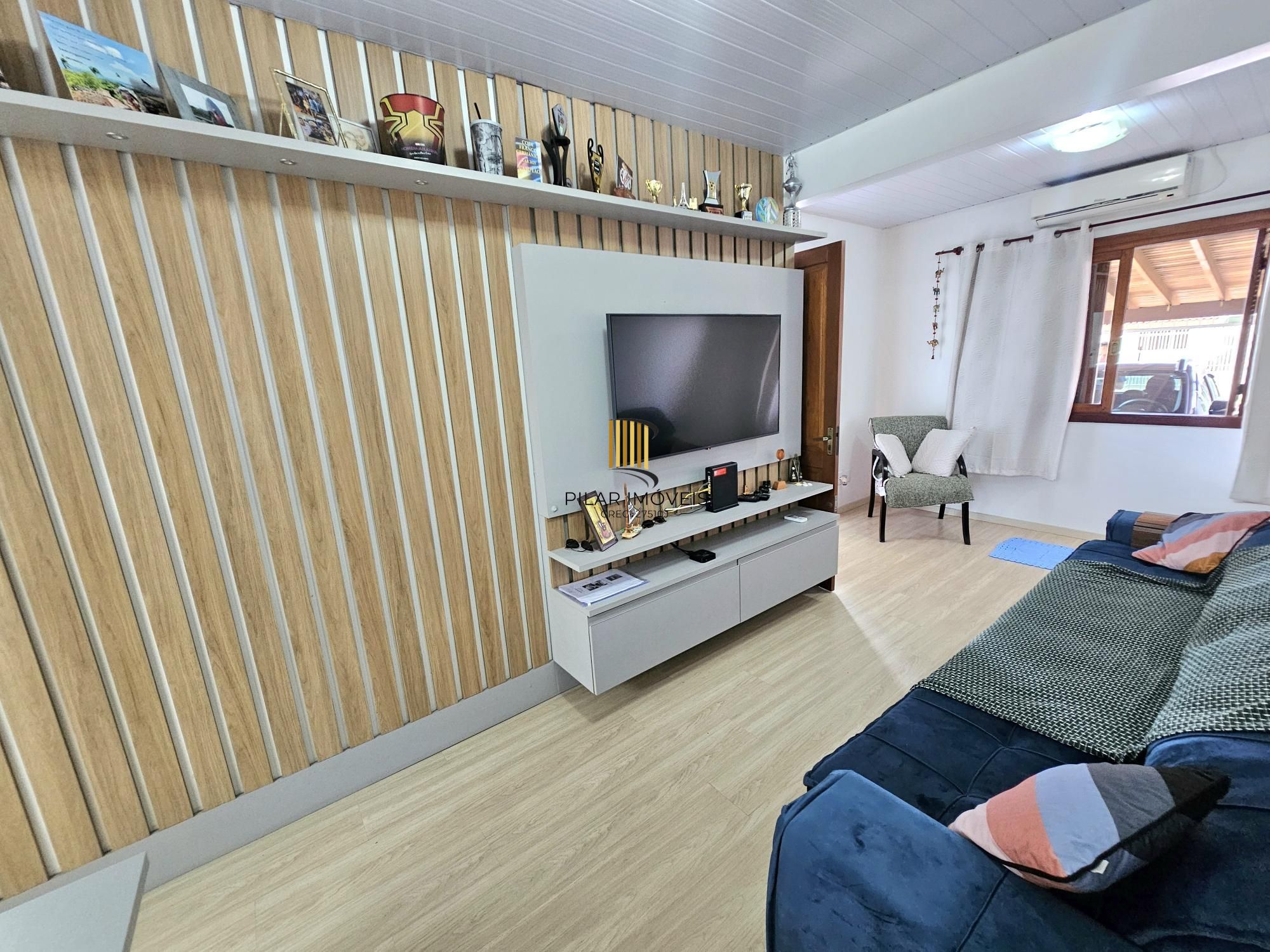 Casa 3 dormitórios 2 banheiros quiosque com churrasqueira cozinha gourmet moveis sob medida e garagem coberta na zona sul de Porto Alegre !