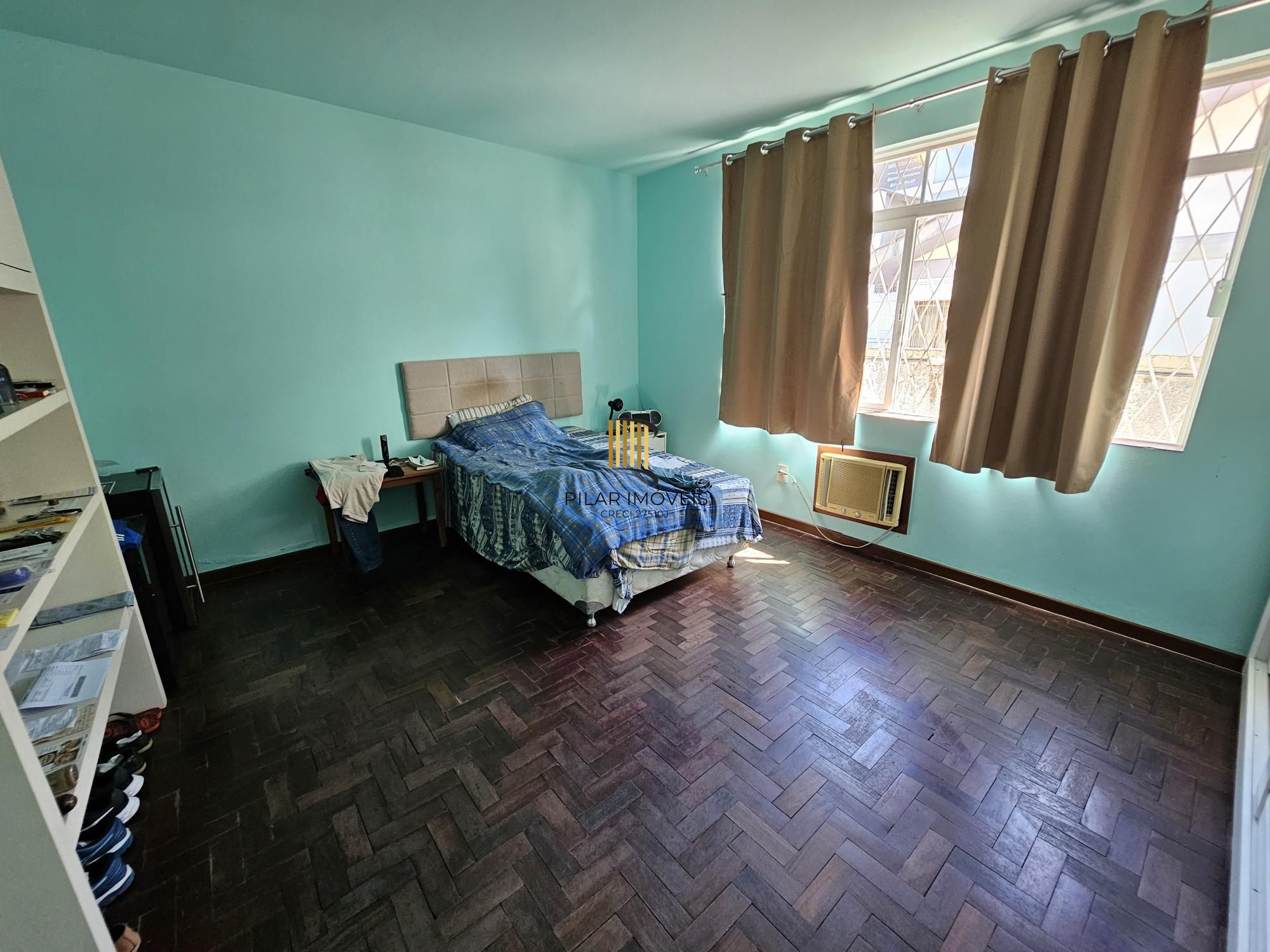 Casa térrea no coração do bairro Tristeza com terreno de 840,00m² excelente localização, ideal para construtoras.