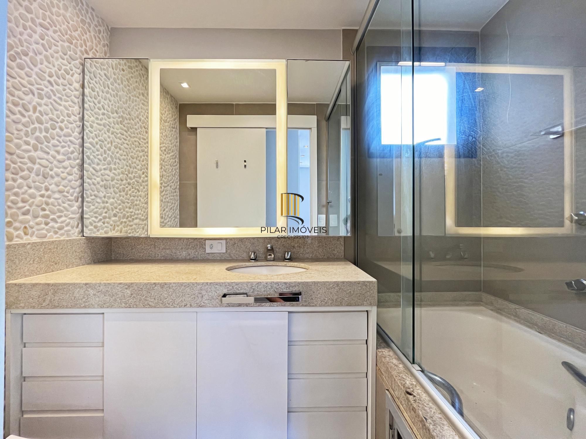 Excelente apartamento com 3 dormitório com 1 suíte á venda no bairro Tristeza.