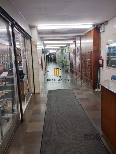 Conjunto/Sala em Porto Alegre, no bairro Centro Histórico, e 0 banheiros, à venda.