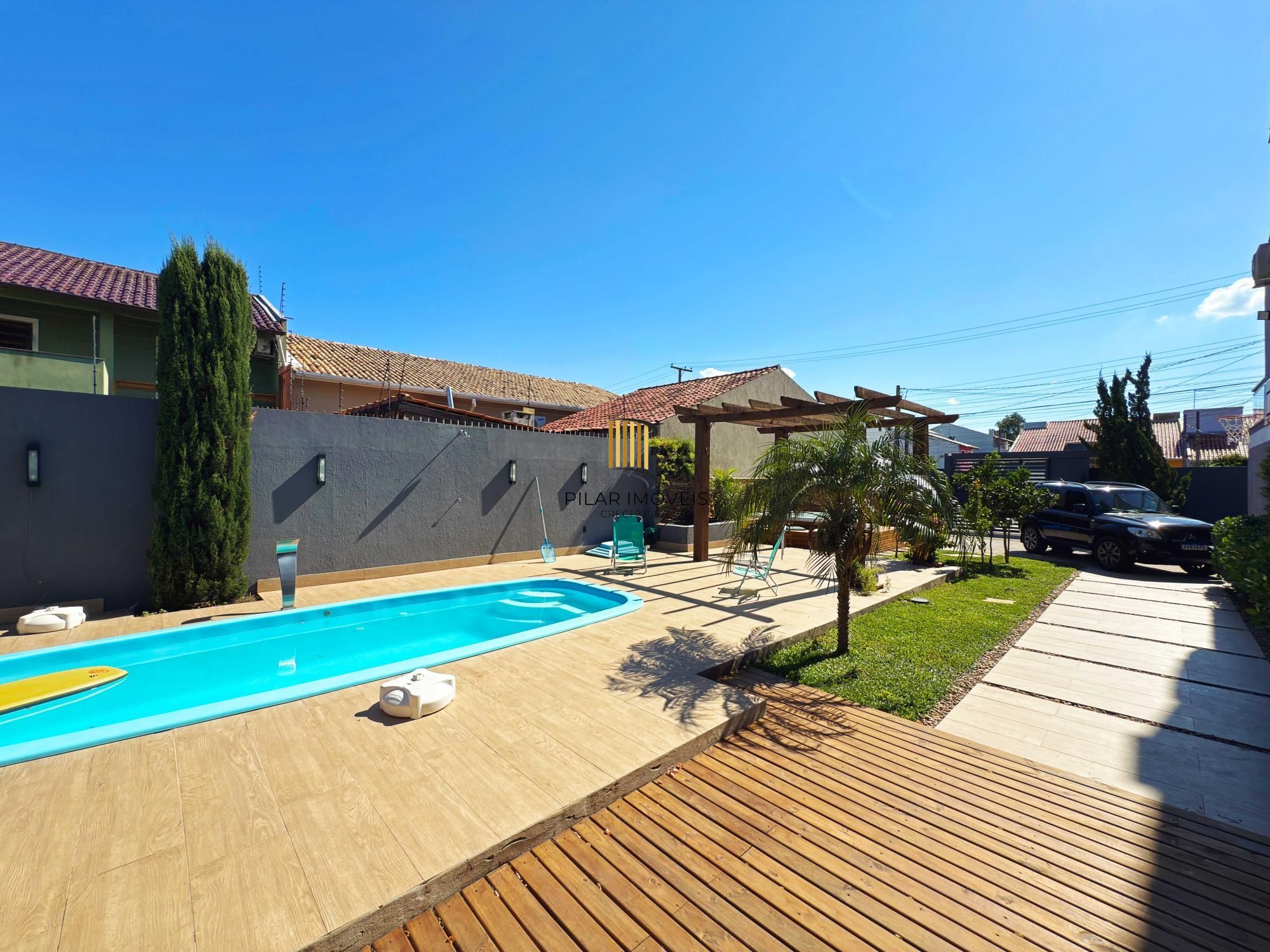 Em busca de uma casa espaçosa e cheia de comodidades no bairro Hípica