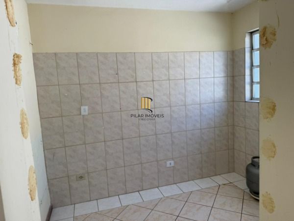 Apartamento em Porto Alegre, no bairro Azenha, com 2 dormitório(s), e 2 banheiros, à venda.