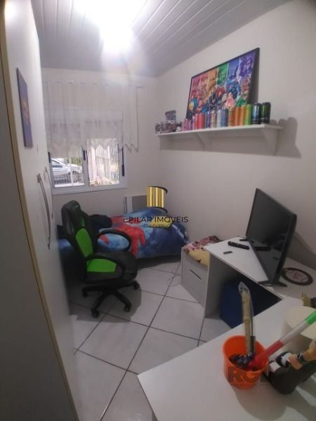 Casa em Porto Alegre, no bairro Hípica, com 2 dormitório(s), e 2 banheiros, à venda.