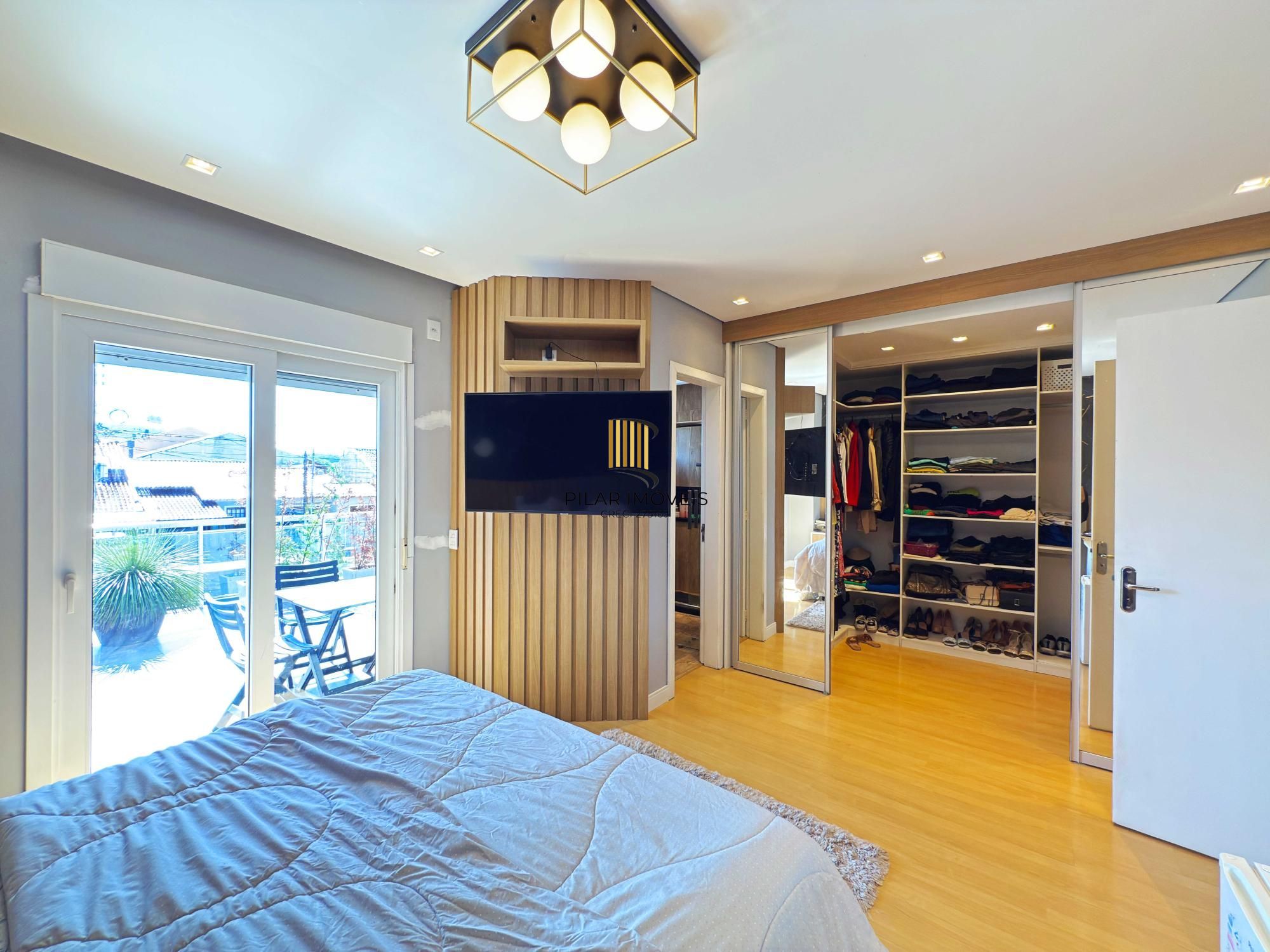 Em busca de uma casa espaçosa e cheia de comodidades no bairro Hípica