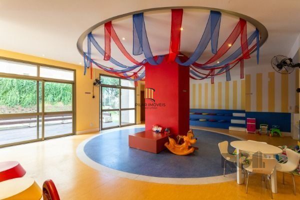 Apartamento em Porto Alegre, no bairro Cavalhada, com 3 dormitório(s), e 3 banheiros, à venda.