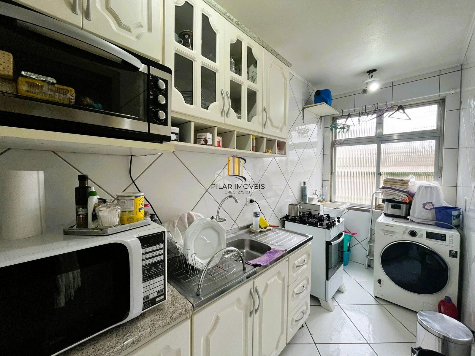 Apartamento 2 dormitórios, perto de todos recursos do bairro.