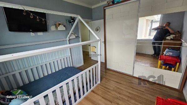 Casa em Porto Alegre, no bairro Hípica, com 3 dormitório(s), e 3 banheiros, à venda.