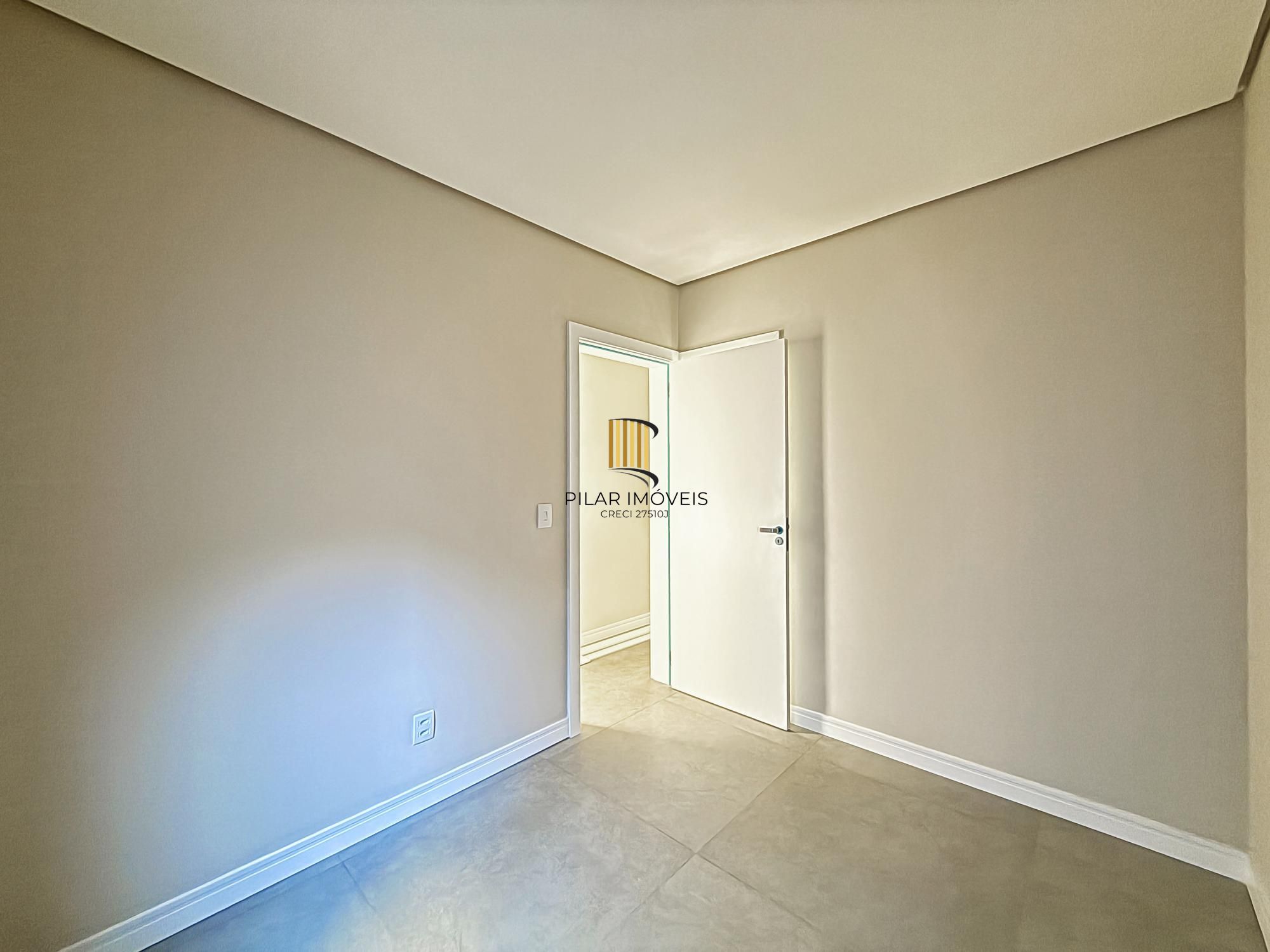 Residência  com 3 suítes no Lagos de Nova Ipanema