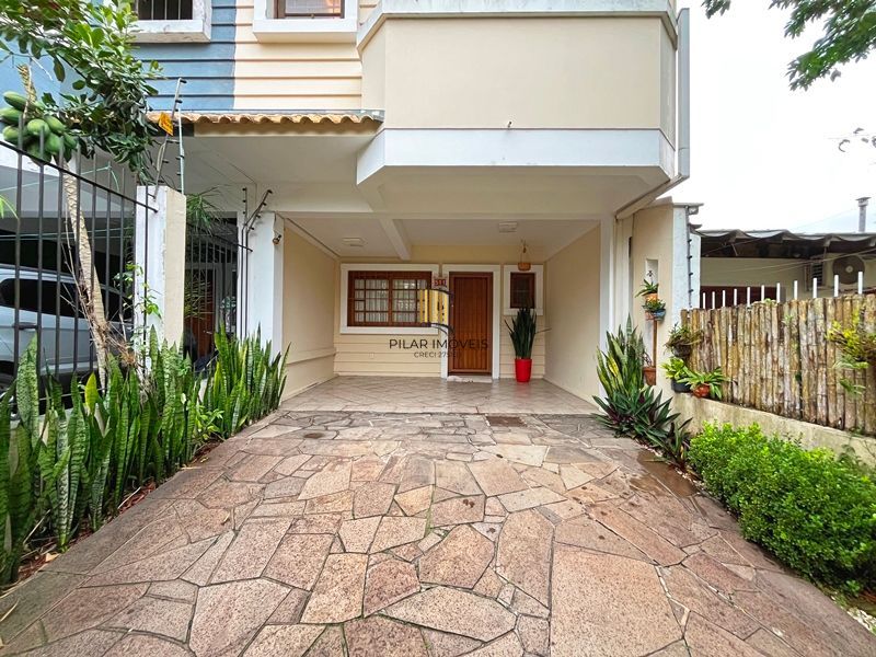 Casa 3 dormitórios no bairro Ipanema
