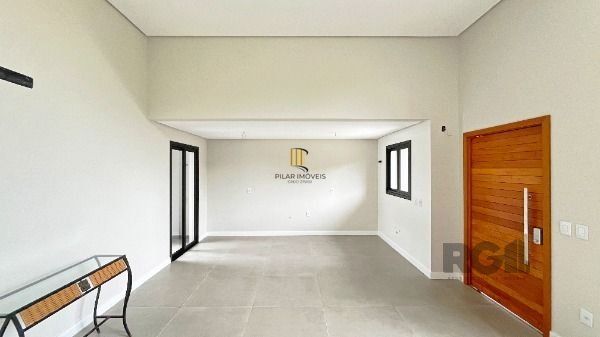 Casa em Porto Alegre, no bairro Hípica, com 3 dormitório(s), e 3 banheiros, à venda.