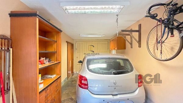 Casa Condominio em Porto Alegre, no bairro Espírito Santo, com 3 dormitório(s), e 3 banheiros, à venda.