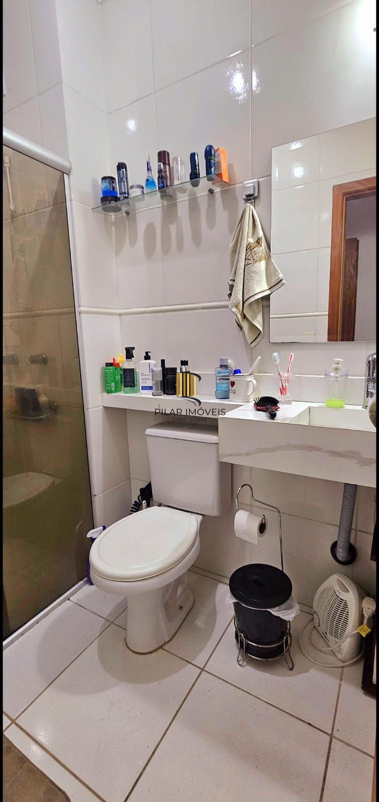 EXCELENTE Sobrado com 4 dormitórios sendo um no andar térreo, no Residencial Lagos de Nova Ipanema.