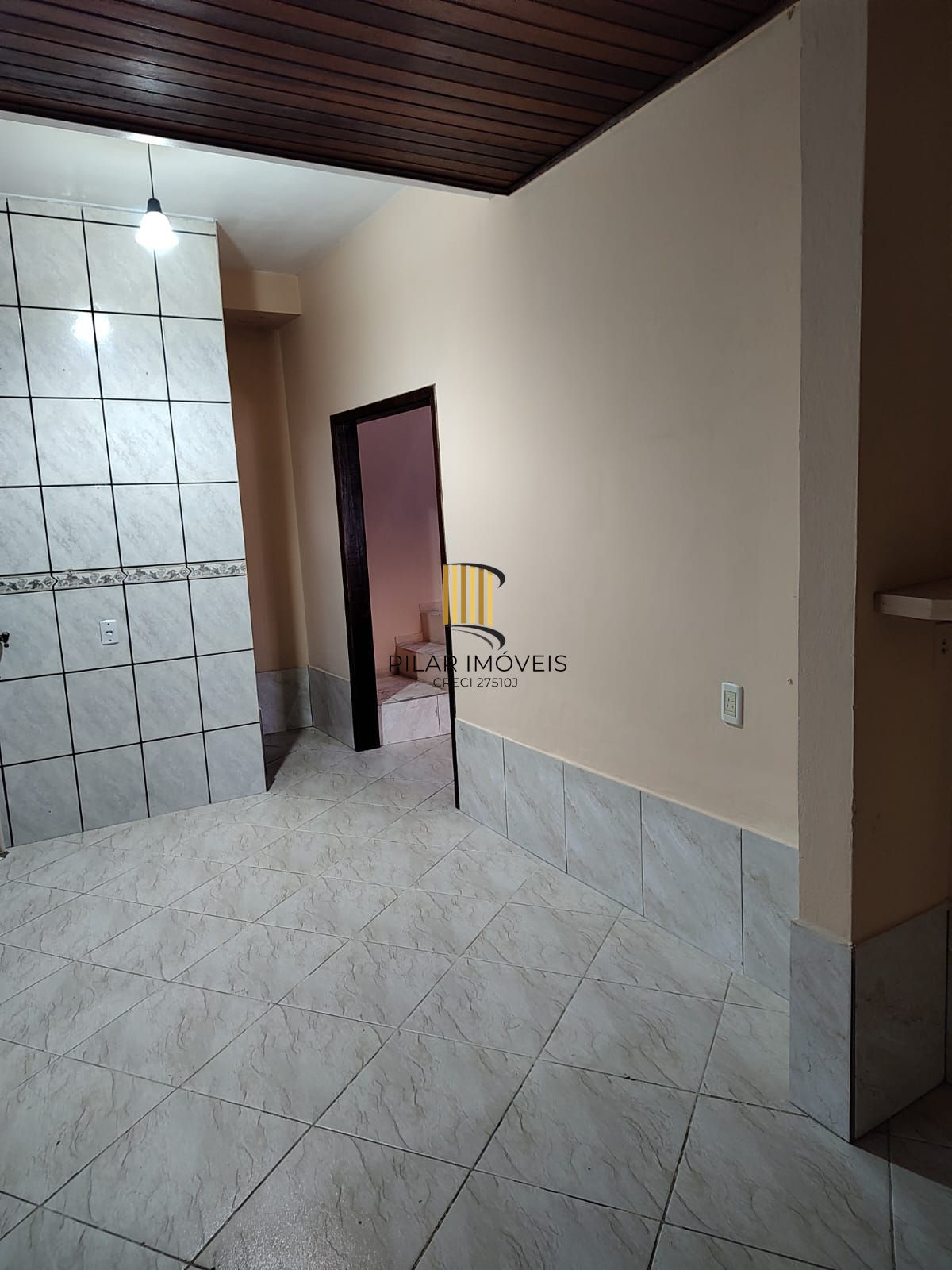 Excelente terreno de esquina com dois prédios (comercial e residencial)