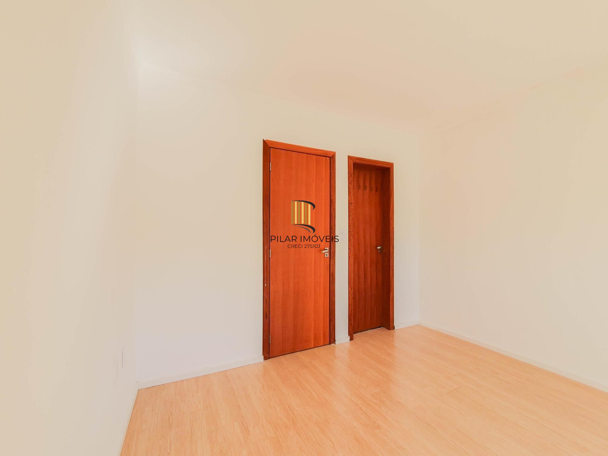 Casa 3 dormitórios no bairro Guarujá