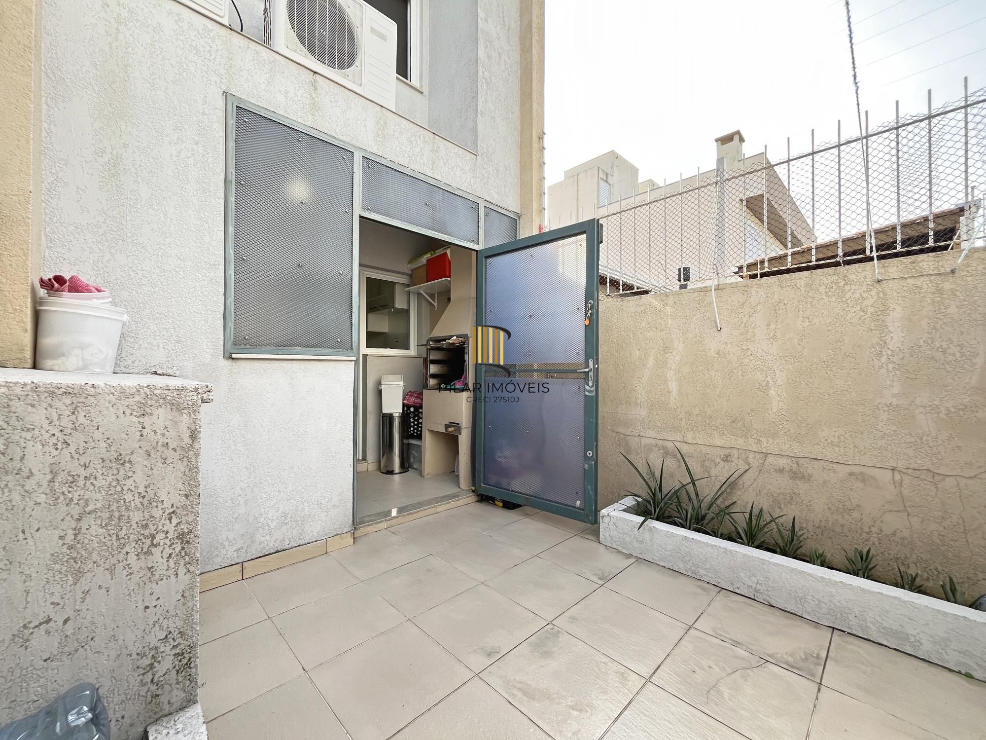 Casa 2 dormitórios no bairro Hípica