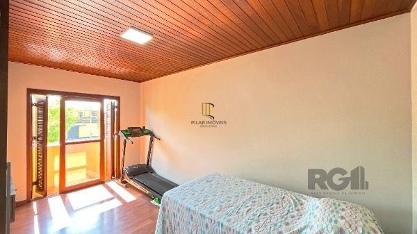 Casa 3 dormitórios no bairro Hípica