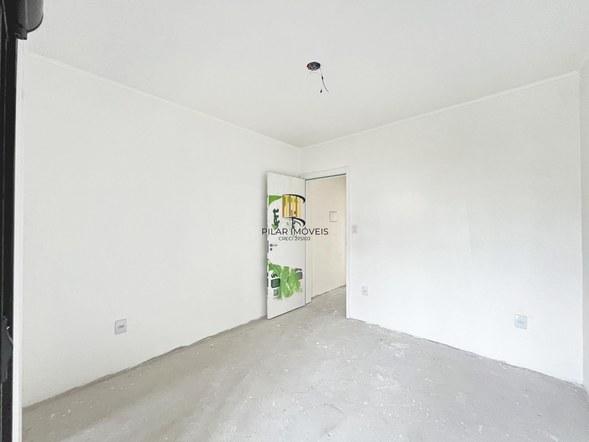 Casa em Porto Alegre, no bairro Hípica, com 2 dormitório(s), e 2 banheiros, à venda.