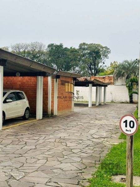 Apartamento em Porto Alegre, no bairro Cristal, com 2 dormitório(s), e 2 banheiros, à venda.