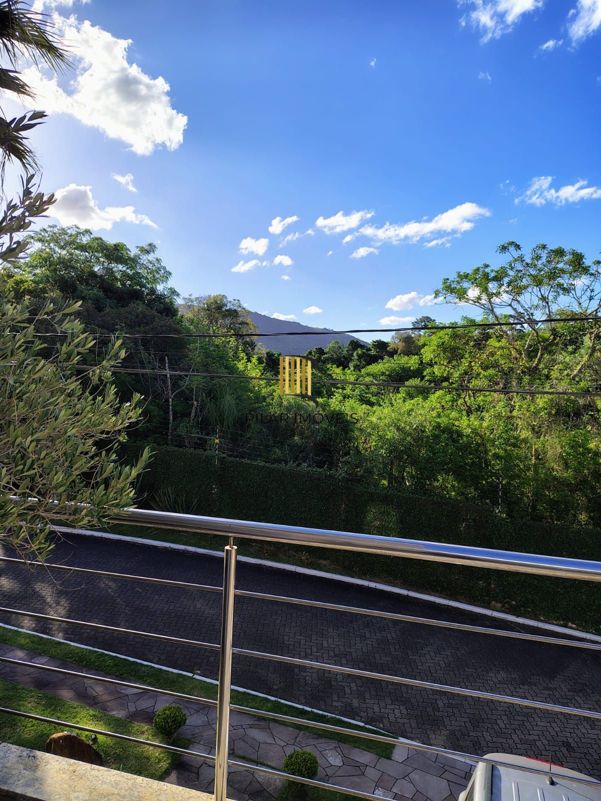 **Espetacular Casa de Condomínio com 3 suítes, Piscina com aquecimento**