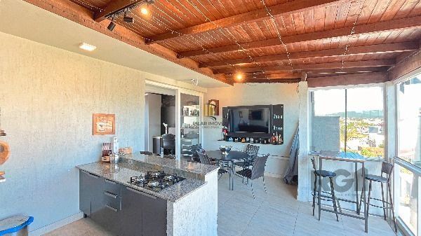 Casa em Porto Alegre, no bairro Hípica, com 3 dormitório(s), e 3 banheiros, à venda.