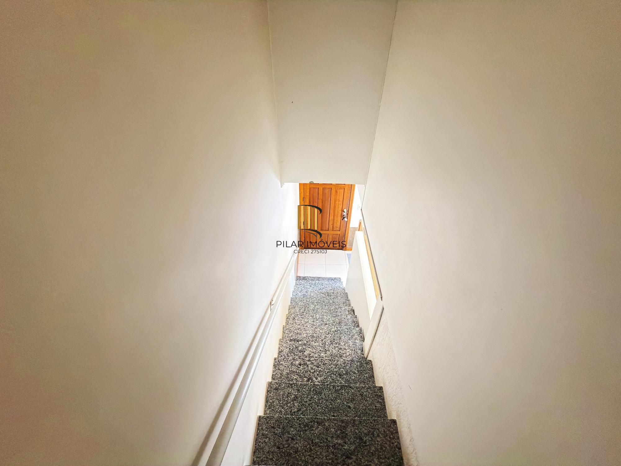 Casa Condominio em Porto Alegre, no bairro Aberta dos Morros, com 2 dormitório(s), e 2 banheiros, à venda.