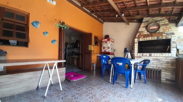 Casa em Porto Alegre, no bairro Hípica, com 3 dormitório(s), à venda.