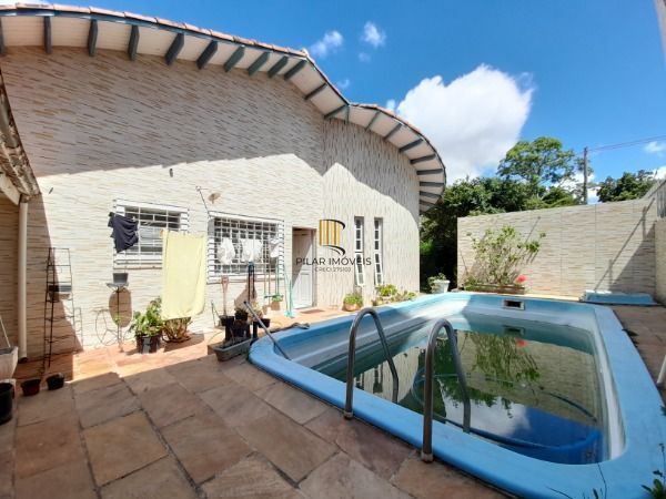 Casa para Venda - 136.31m², 3 dormitórios, sendo 1 suites, 2 vagas - Guarujá