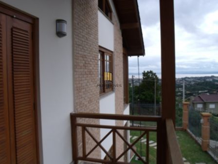 Casa para Venda - 300m², 3 dormitórios, sendo 1 suites, 4 vagas - Vila Nova