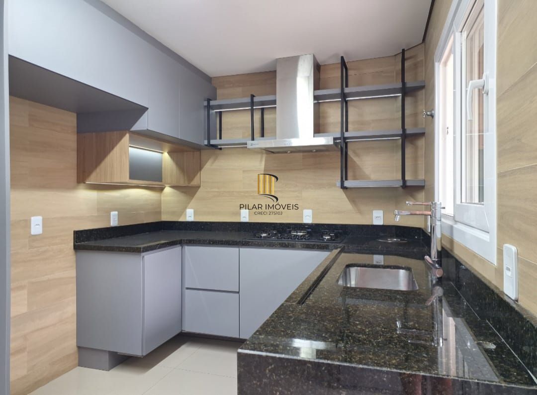 Casa 3 dormitórios no bairro Hípica