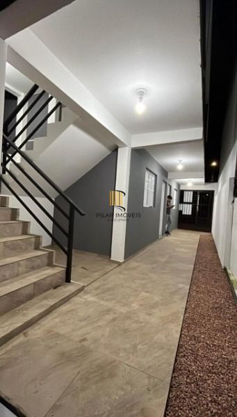 Predio em Porto Alegre, no bairro Hípica, à venda.