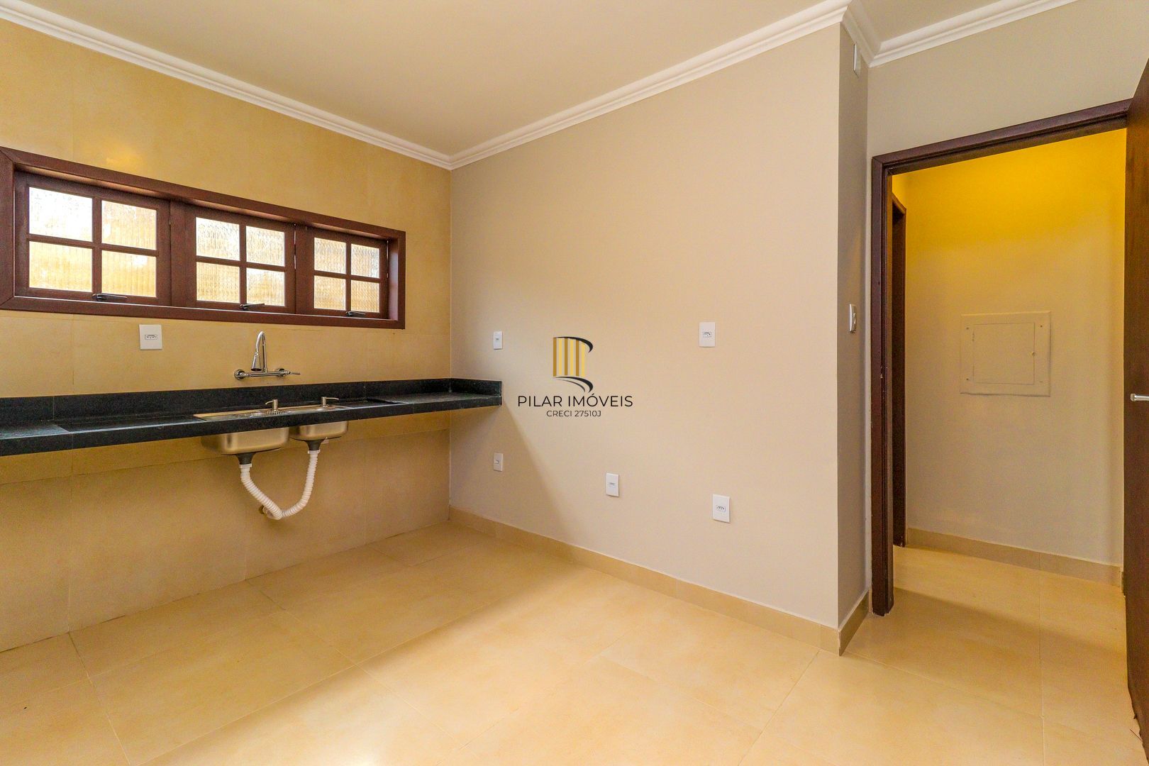 Excelente residência com 4 dormitórios