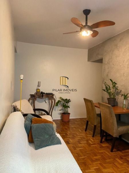 Apartamento em Porto Alegre, no bairro Cristal, com 3 dormitório(s), e 3 banheiros, à venda.