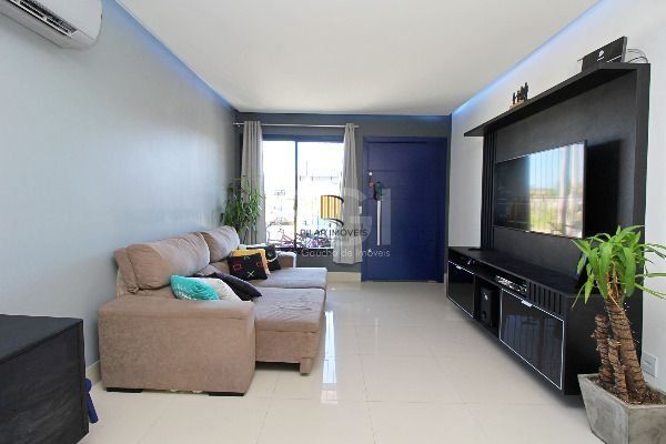 Casa em Porto Alegre, no bairro Hípica, com 2 dormitório(s), à venda.