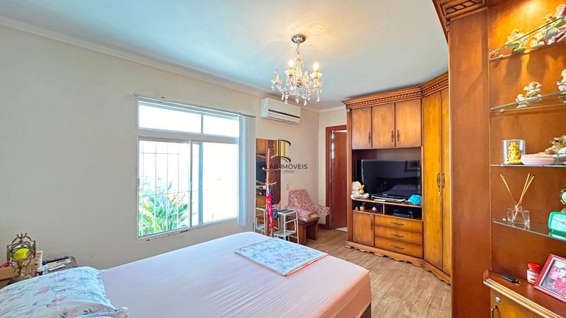Casa 3 dormitórios no bairro Ipanema