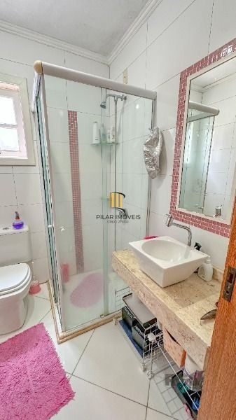 Casa para Venda - 137m², 3 dormitórios, sendo 1 suites, 3 vagas - Imperial Parque