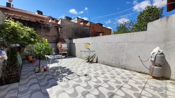 Casa para Venda - 73m², 2 dormitórios, 1 vaga - Hípica