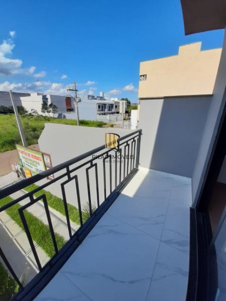 Sobrado em Porto Alegre, no bairro Aberta dos Morros, com 2 dormitório(s), e 2 banheiros, à venda.