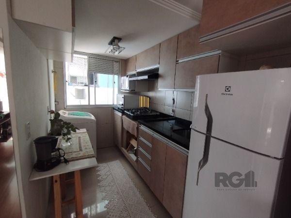 Apartamento em Porto Alegre, no bairro Vila Nova, com 2 dormitório(s), e 2 banheiros, à venda.