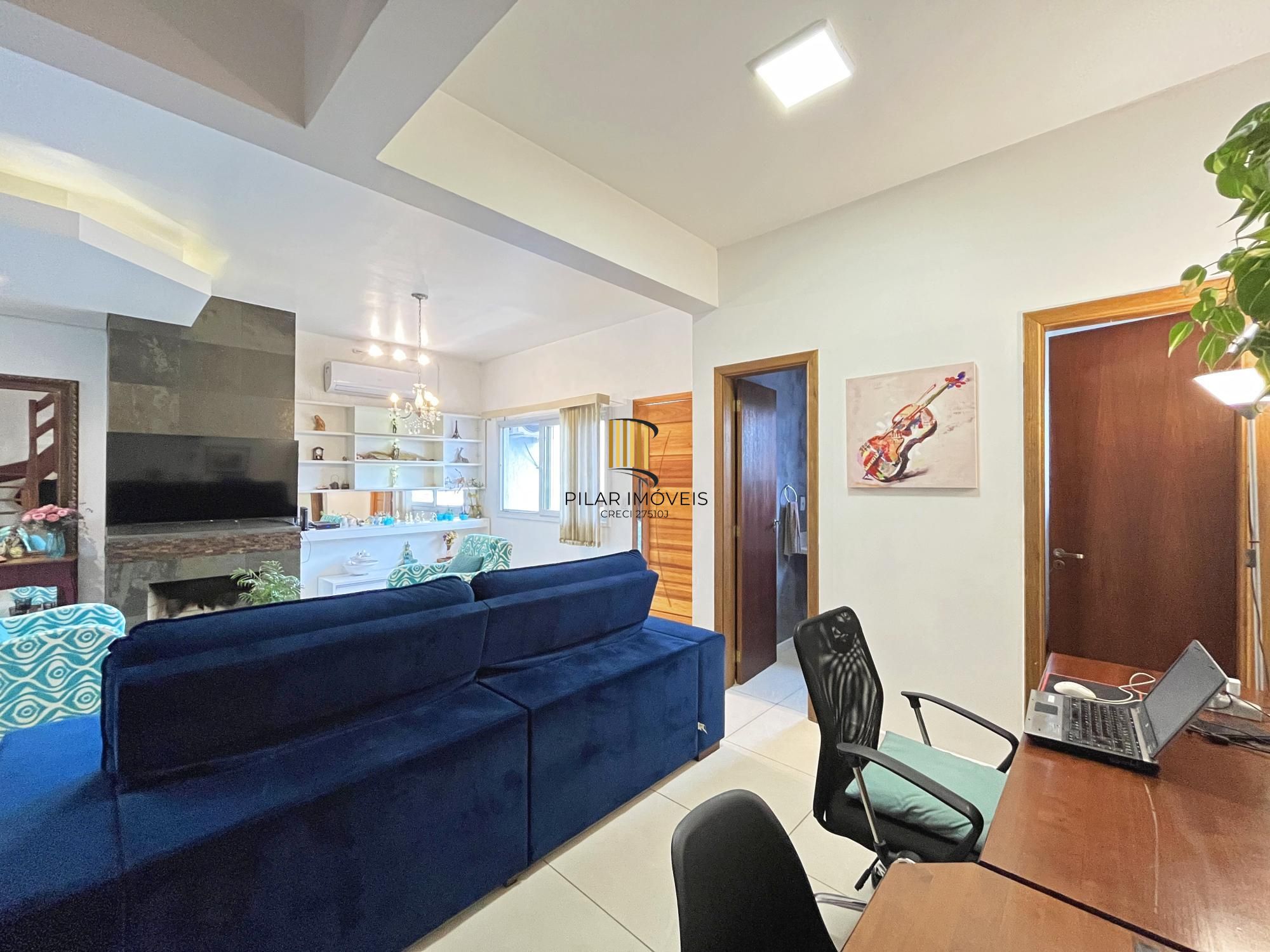 Casa 4 dormitórios no bairro Hípica